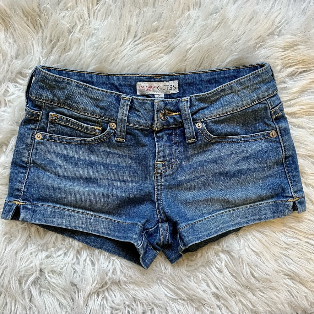 Guess Jean Denim Shorts Low Rise Medium Wash Size 24 Booty Stretchy